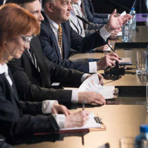 demo-attachment-1440-press-conference-with-politicians-P2UVTQN@2x